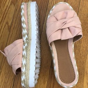 Peach One Strap Sandals size 6/7